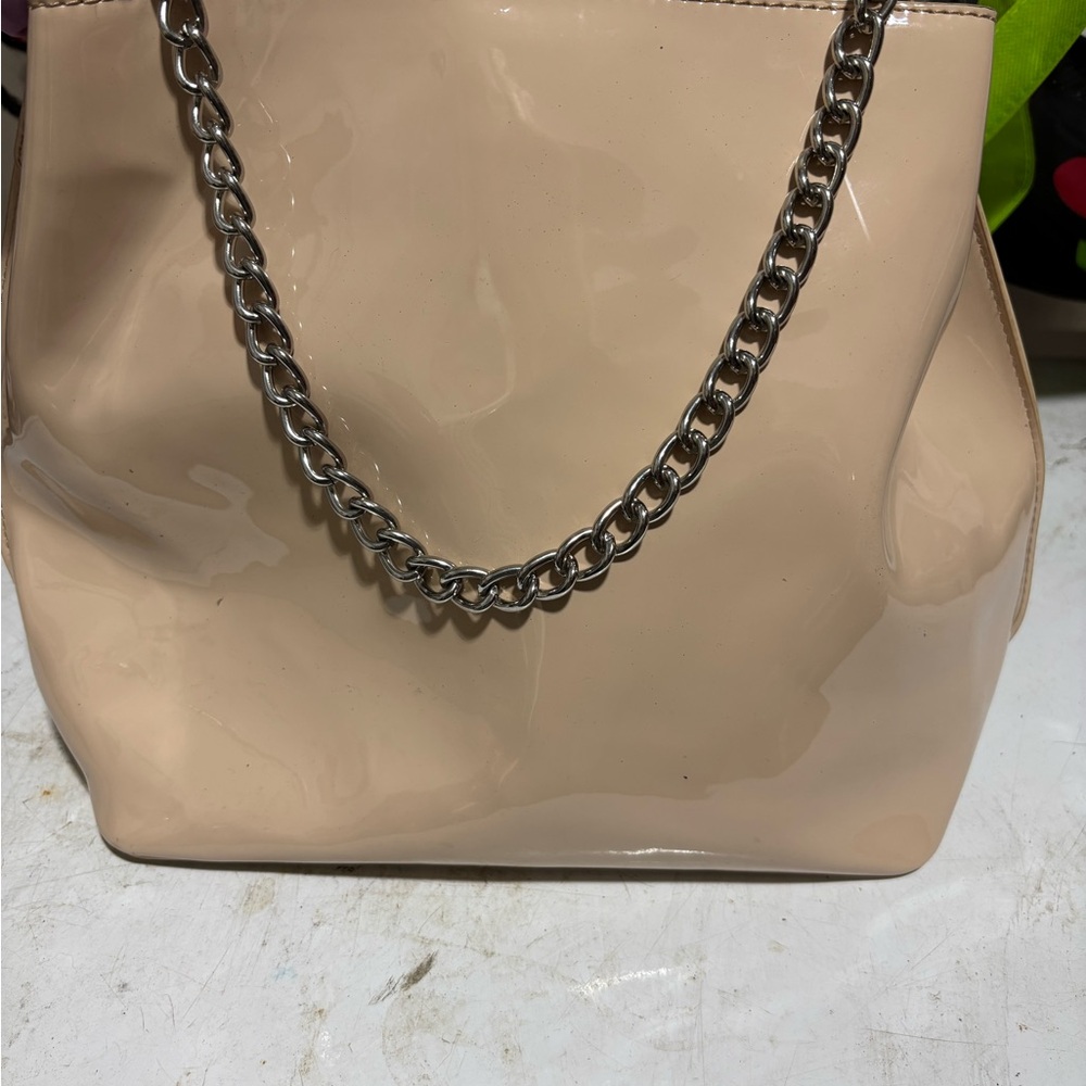 Elegant Cream Chain Shoulder Bag